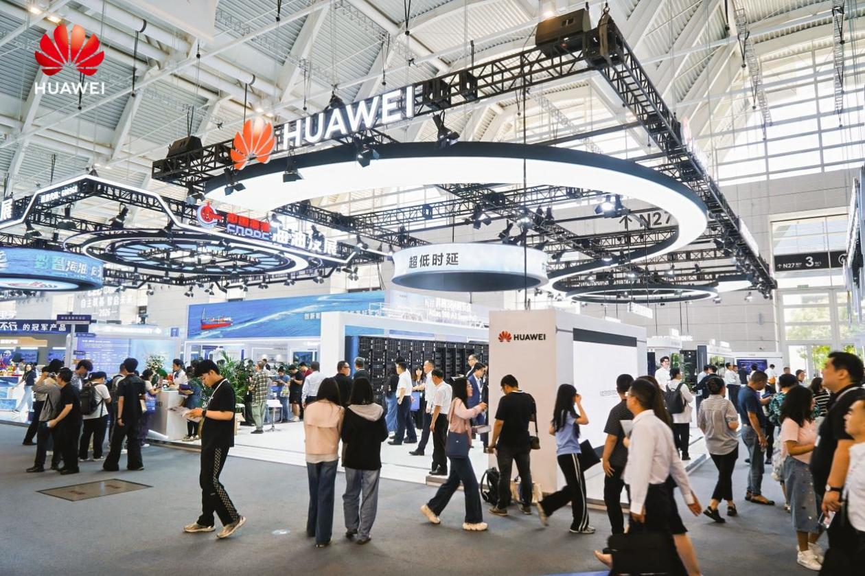 破解智能体推理瓶颈 华为 OceanStor M900 AI 记忆存储正式亮相